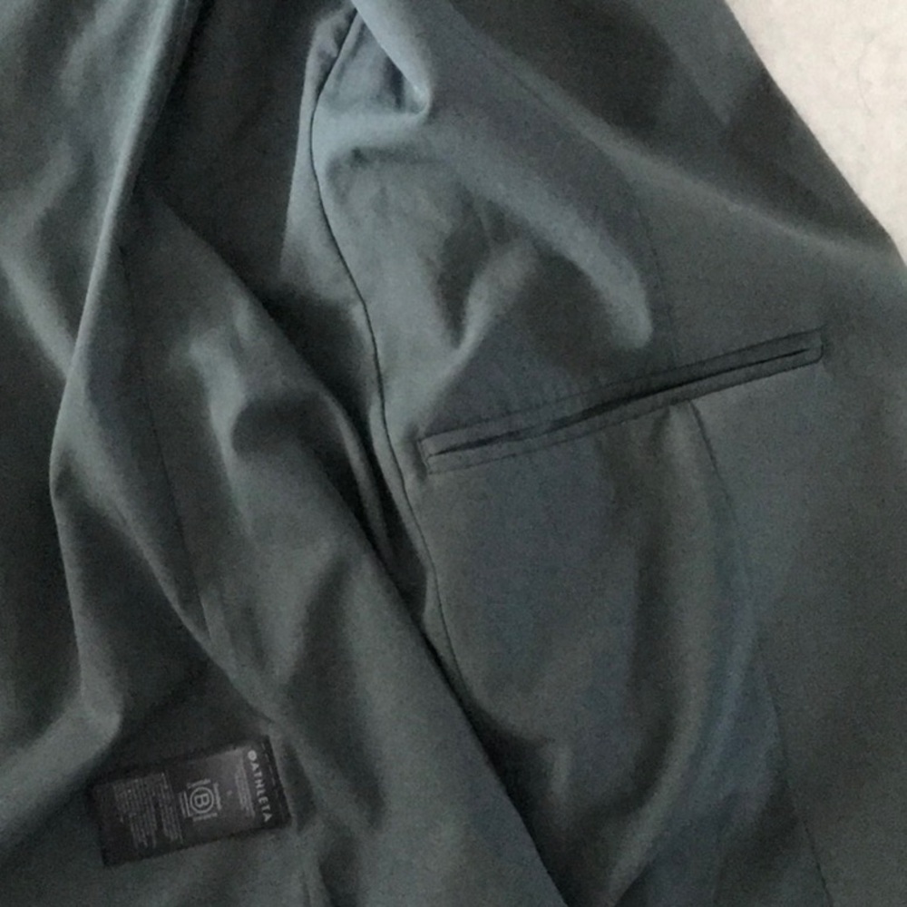 Athleta Endless Blazer olive green like New perfect condition! Zip pockets - Picture 4 of 10